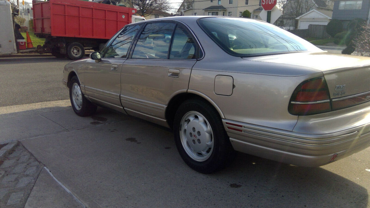 1994 Oldsmobile Eighty-Eight ROYALE LS - photo 10