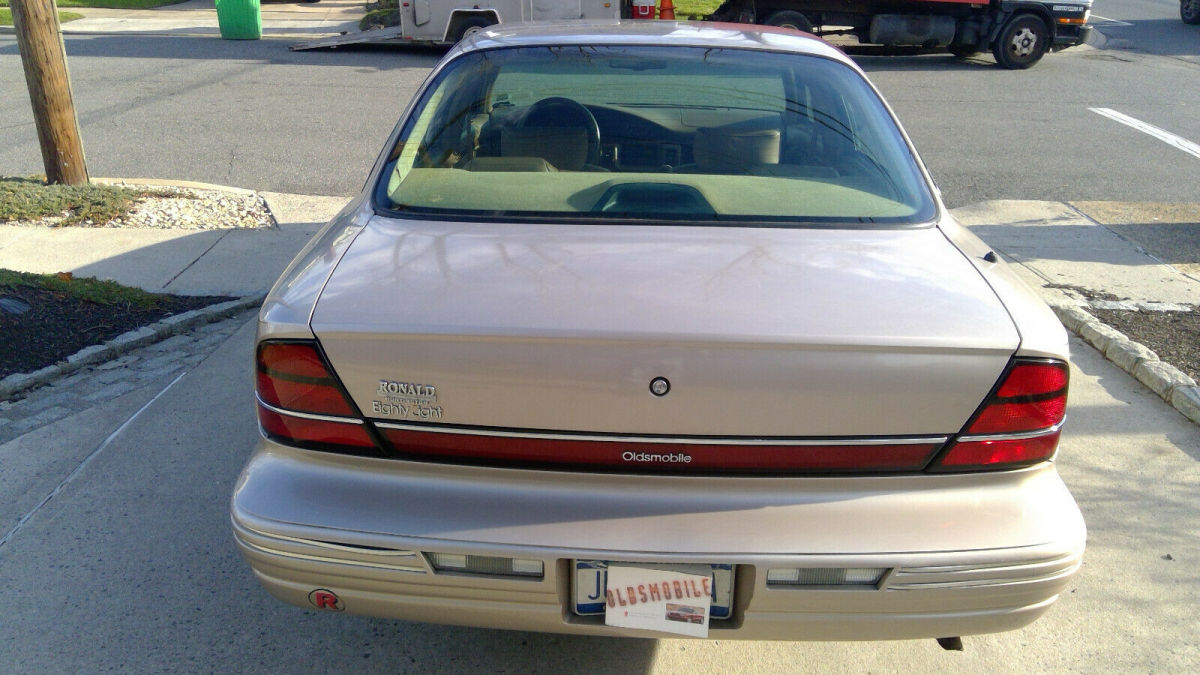1994 Oldsmobile Eighty-Eight ROYALE LS - photo 2