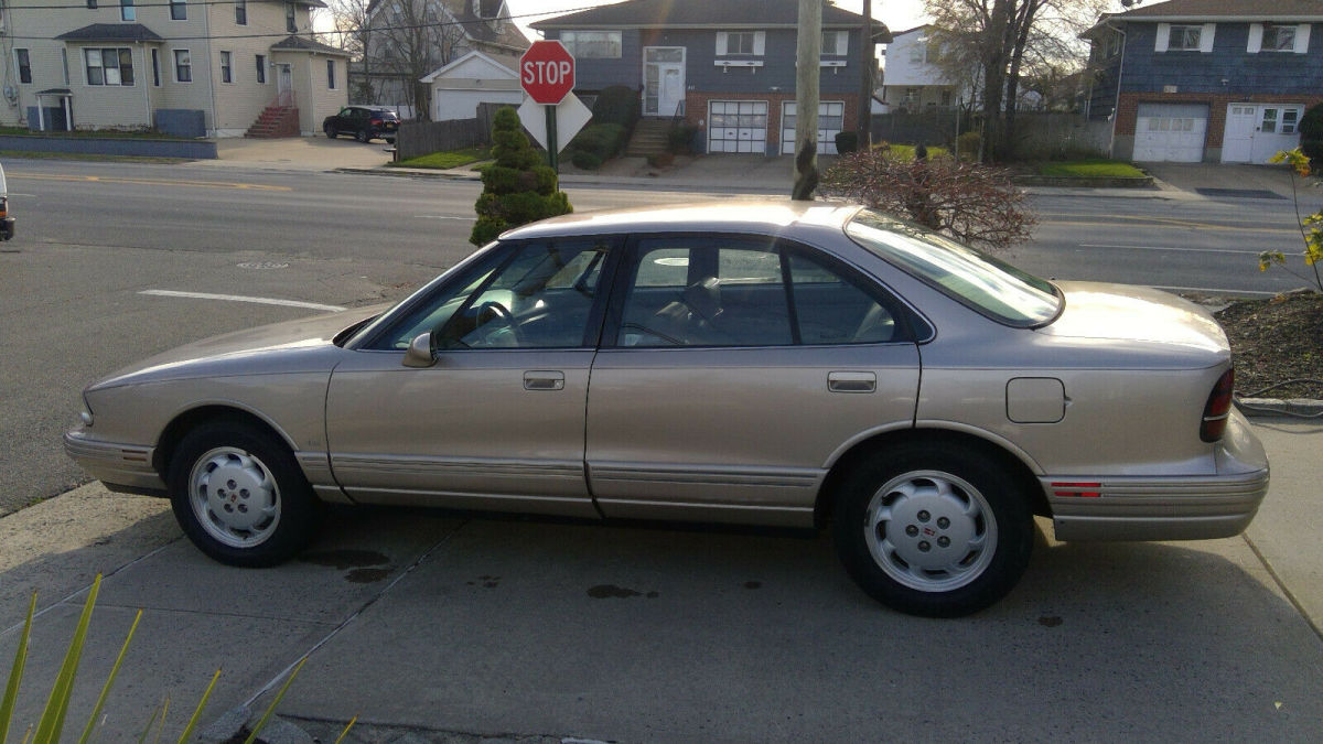 1994 Oldsmobile Eighty-Eight ROYALE LS - photo 3