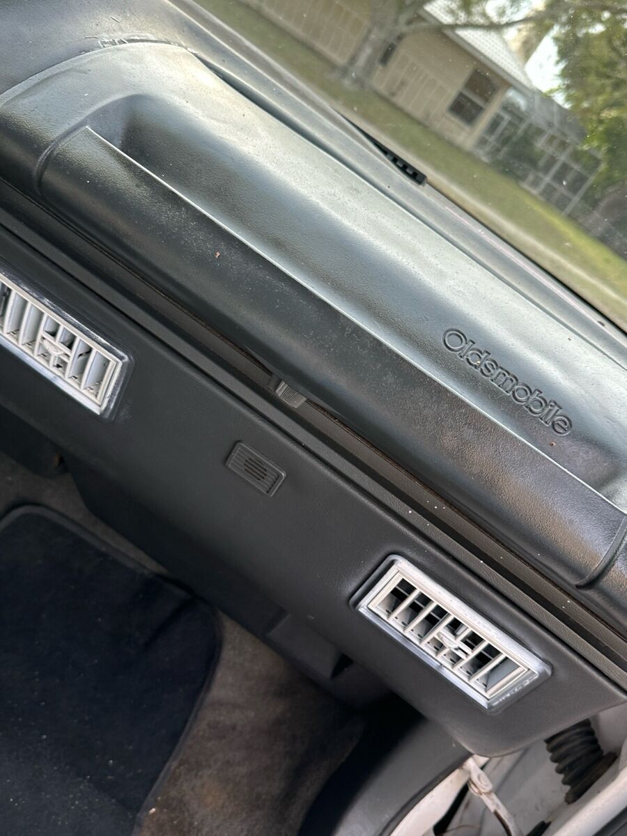 1994 Oldsmobile Eighty-Eight - photo 12