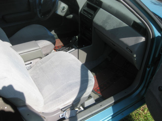 1994 Plymouth Sundance - photo 5