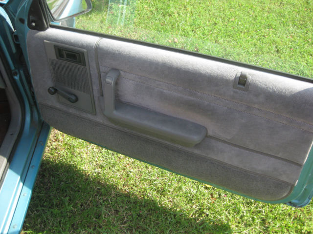 1994 Plymouth Sundance - photo 7