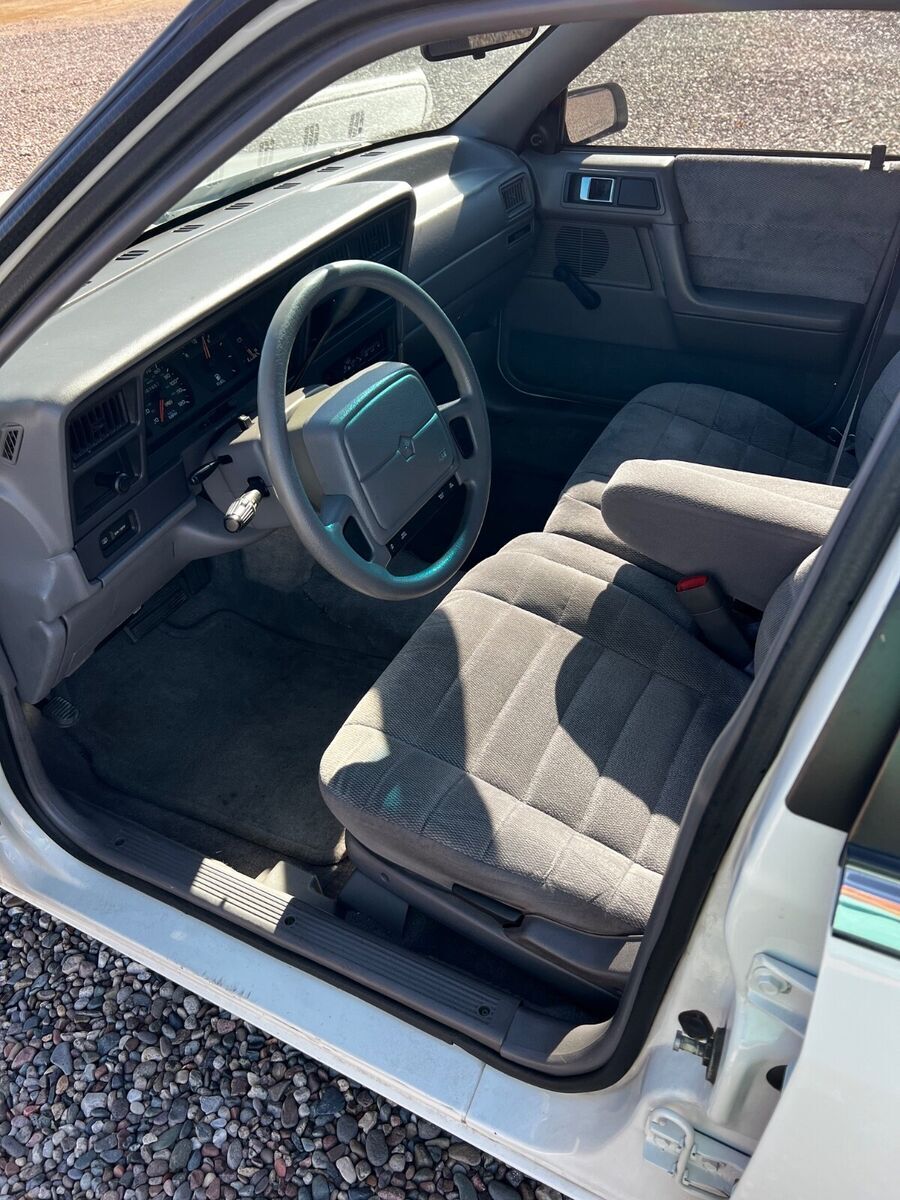 1994 Plymouth Acclaim - photo 8