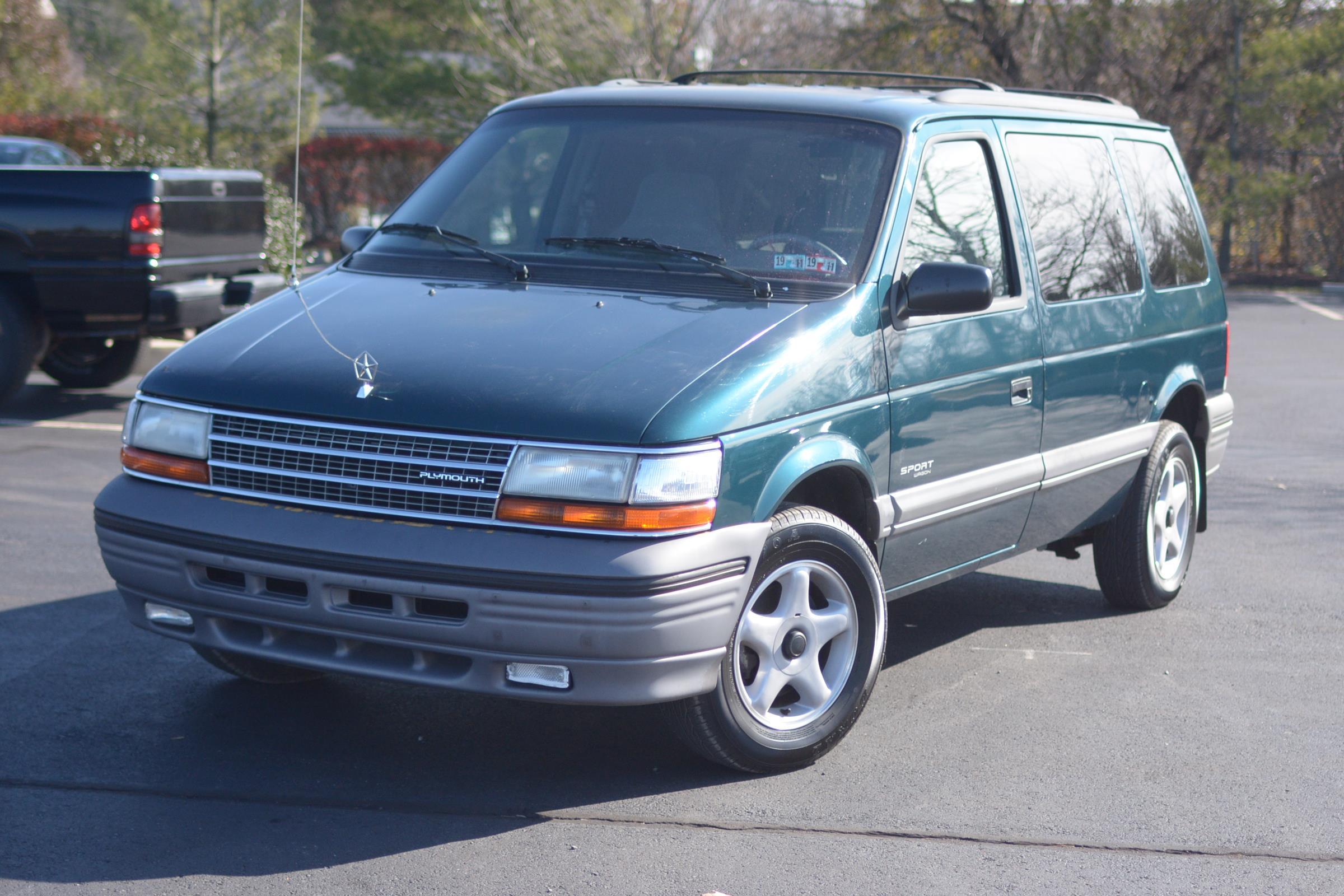 1994 PLYMOUTH VOYAGER SE NICE CLEAN LOW MILES ENGINE PROBLEM NEED REPAIR 1994 Plymouth Voyager SE