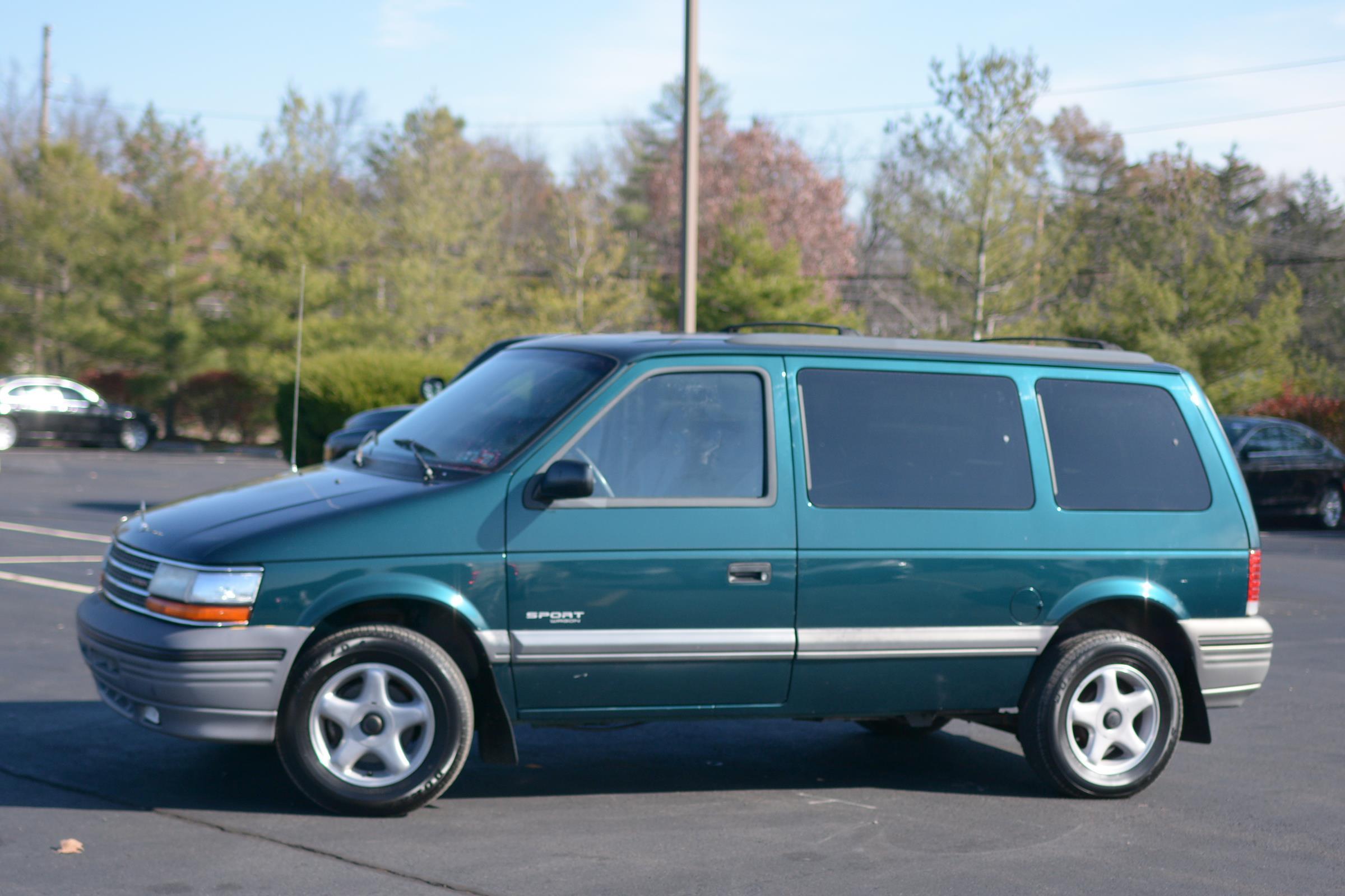 1994 Plymouth Voyager SE - photo 7