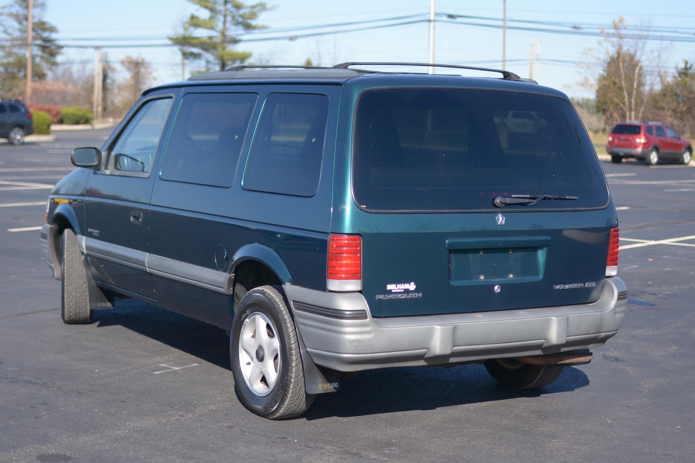 1994 Plymouth Voyager SE - photo 8