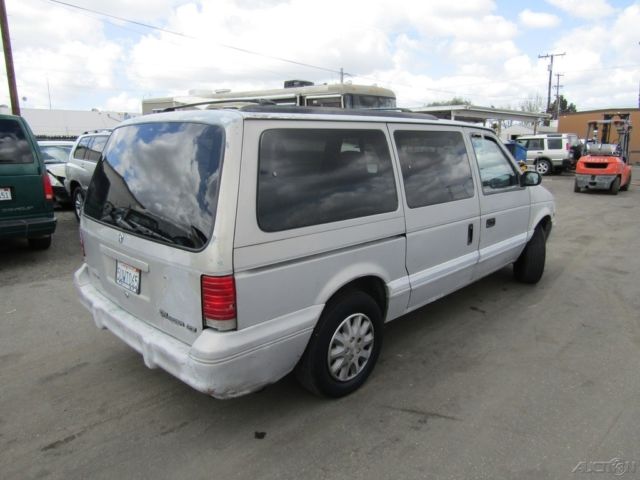 1994 Plymouth Grand Voyager SE - photo 3