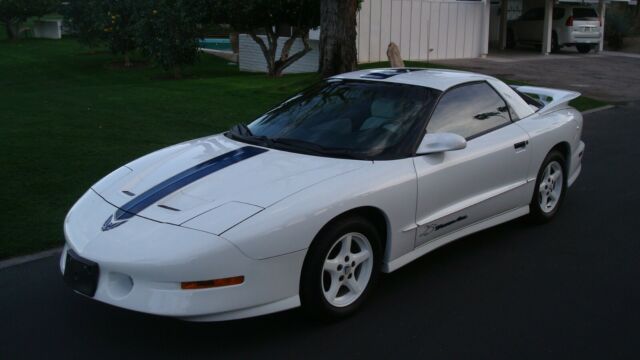 1994 Pontiac Trans Am 25 Anniv special trim - photo 10