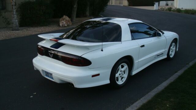 1994 Pontiac Trans Am 25 Anniv special trim - photo 13
