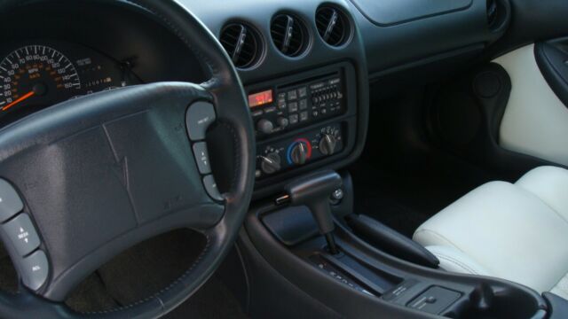 1994 Pontiac Trans Am 25 Anniv special trim - photo 4
