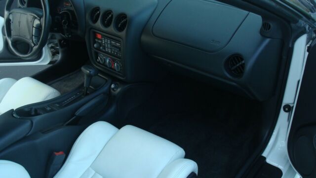 1994 Pontiac Trans Am 25 Anniv special trim - photo 5