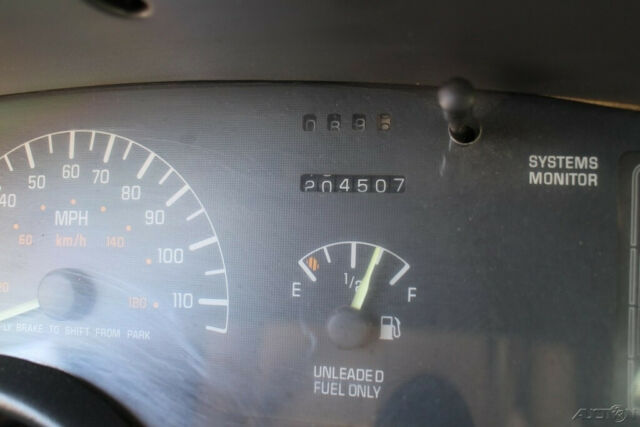 1994 Pontiac Bonneville SE - photo 12