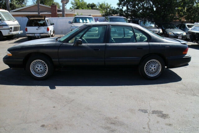 1994 Pontiac Bonneville SE - photo 2