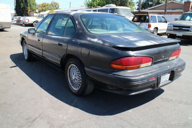 1994 Pontiac Bonneville SE - photo 3