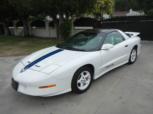1994 Pontiac Firebird Aniversary 6 Speed 9000 Miles Like new t tops 1994 Pontiac Firebird