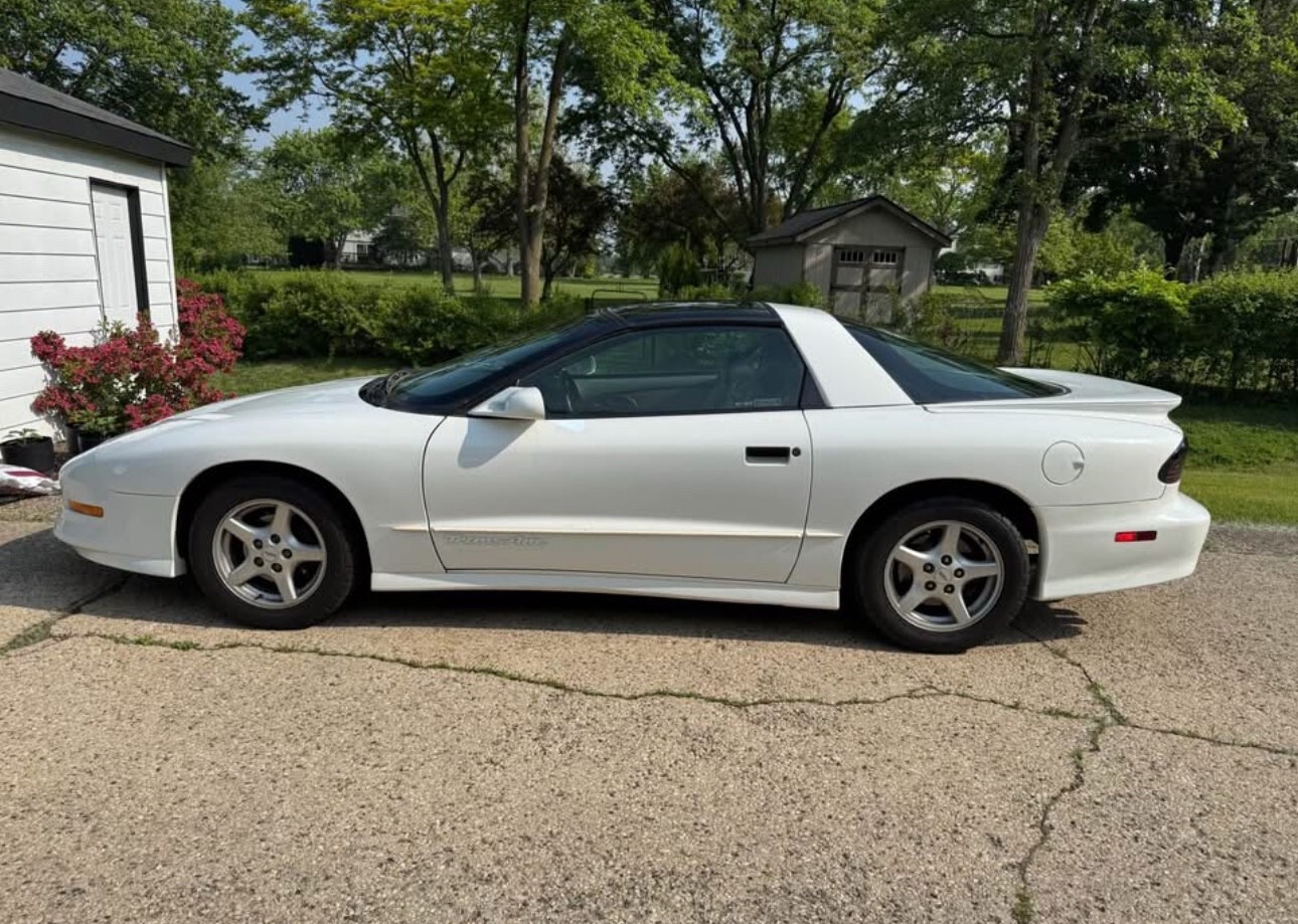 1994 Pontiac Firebird Trans Am - photo 2