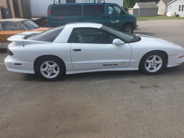 1994 Pontiac Trans Am BASE - photo 6