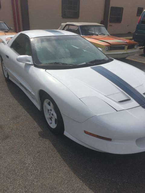 1994 Pontiac Trans Am BASE - photo 7