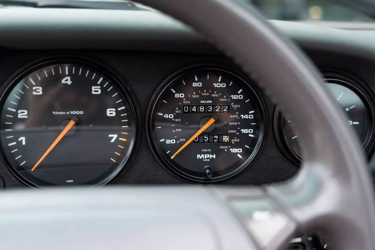 1994 Porsche 911 Carrera 2 2dr Targa Coupe - photo 6