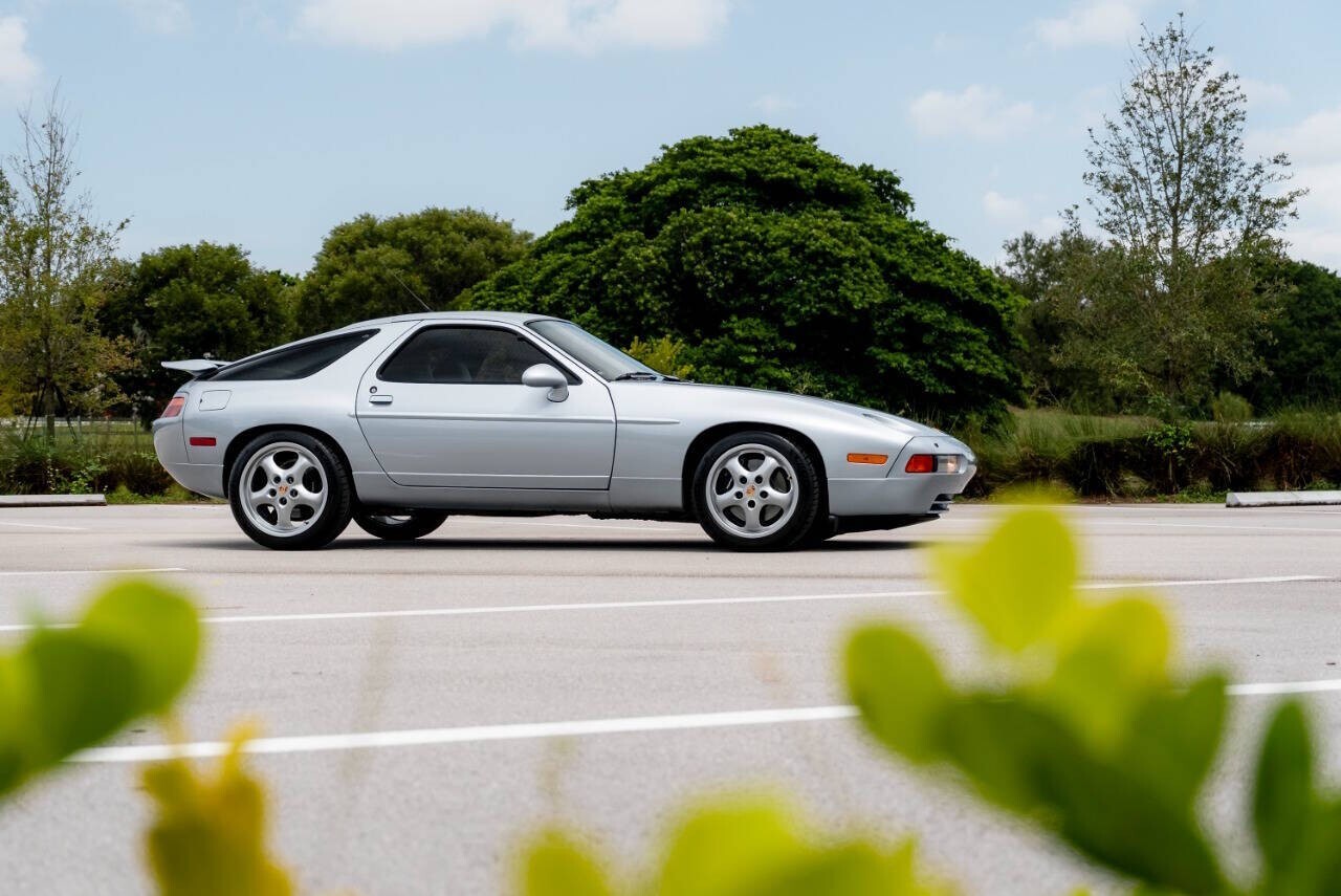 1994 Porsche 928 GTS 2dr Hatchback - photo 10