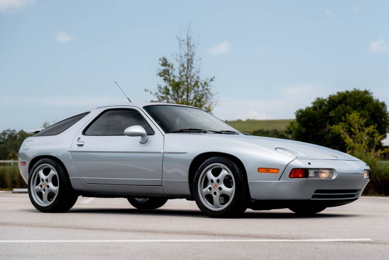 1994 Porsche 928 GTS 2dr Hatchback - photo 2