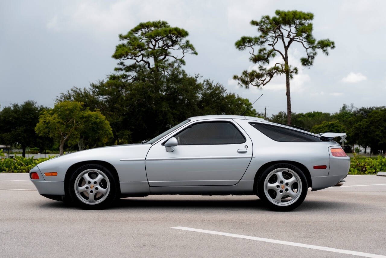 1994 Porsche 928 GTS 2dr Hatchback - photo 5