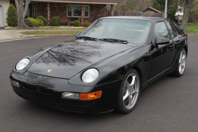 1994 Porsche 968 Coupe 2-Door 3.0 L 4-cyl. 16V 1994 Porsche 968 Coupe 2-Door
