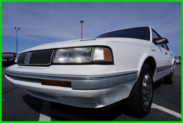 1994 S sedan Used 3.1L V6 12V Automatic RWD Sedan 1994 Oldsmobile Cutlass S sedan