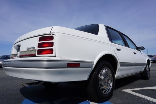 1994 Oldsmobile Cutlass S sedan - photo 11