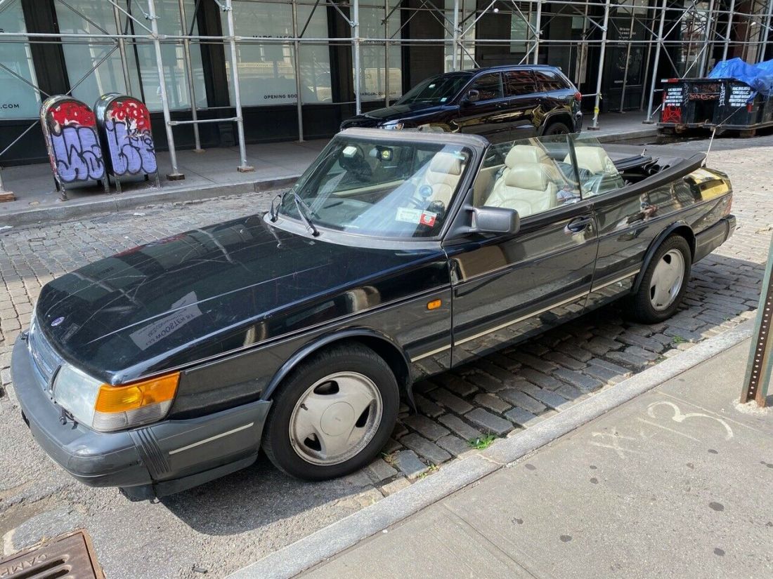 1994 Saab 900 Convertible – Black 1994 Saab 900