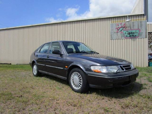 1994 Saab 900 SE V6 4dr Hatchback - photo 2
