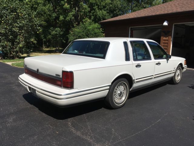 1994 Showroom Condition Lincoln Towncar Cartier 1994 Lincoln Town Car Cartier