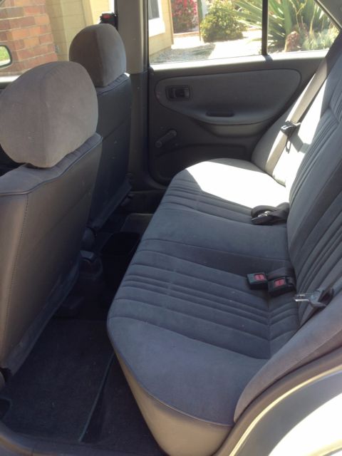 1993 Nissan Sentra - photo 2