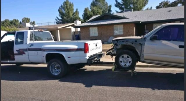 1994 Chevrolet C/K Pickup 3500 - photo 2