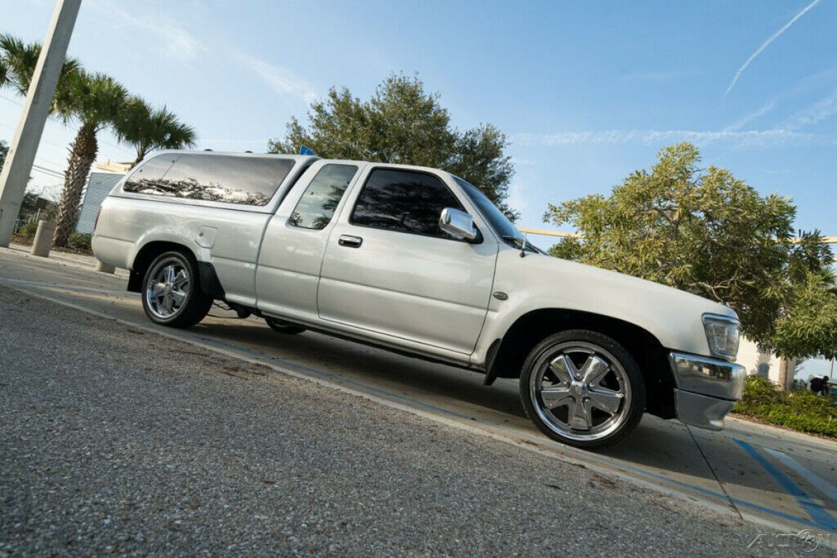 1994 Toyota 2WD Trucks SR5 V6 2dr Extended Cab SB - photo 3