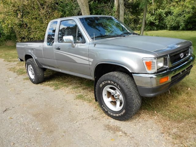 1994 Toyota 4x4 X-cab SR5 NO RESERVE 1994 Toyota Tacoma