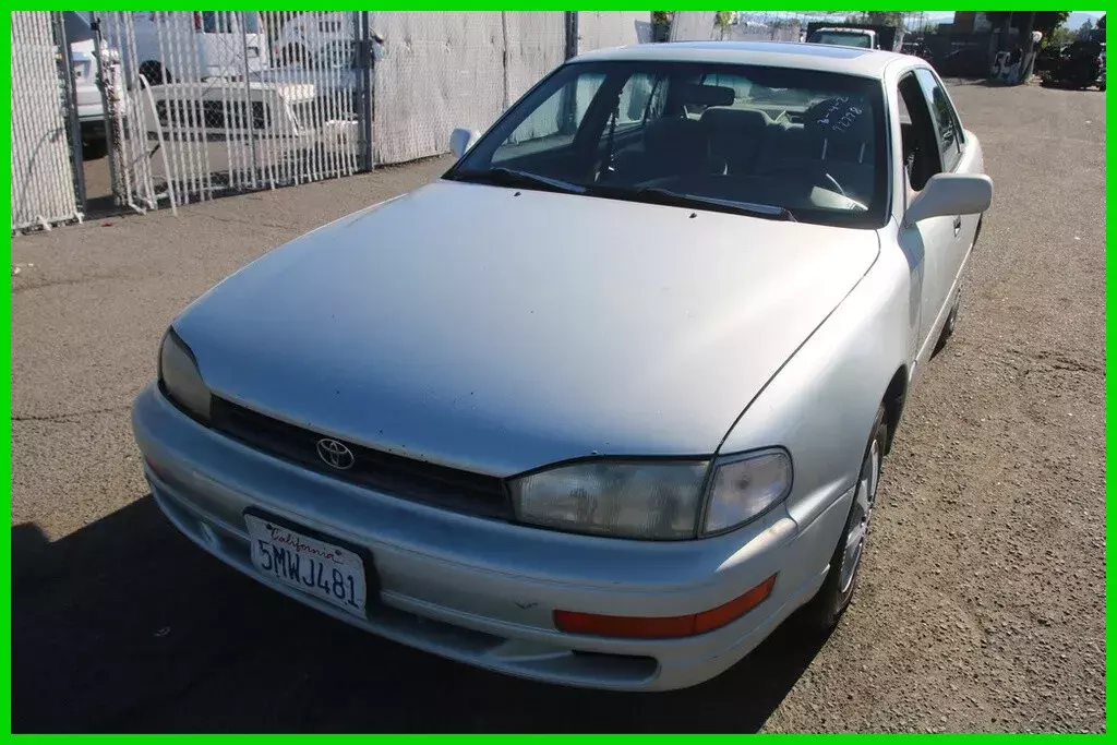 1994 Toyota Camry LE 2.2 L 4 Cylinder NO RESERVE 1994 Toyota Camry LE