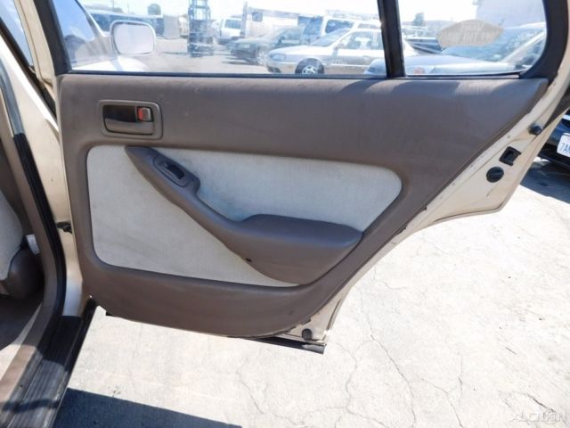 1994 Toyota Camry LE - photo 10