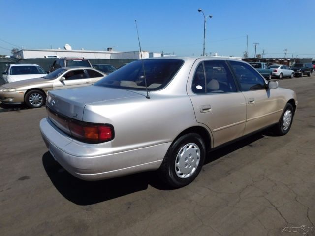 1994 Toyota Camry LE - photo 6