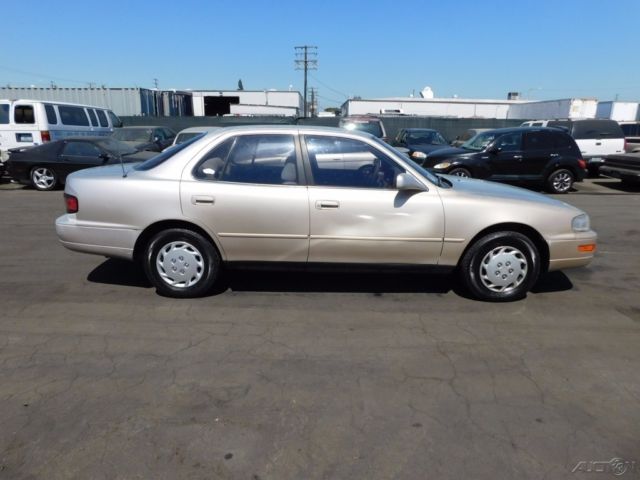 1994 Toyota Camry LE - photo 7