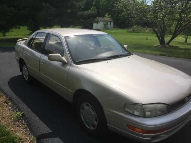 1994 Toyota Camry LE - photo 3