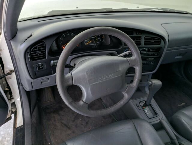 1994 Toyota Camry LE - photo 12