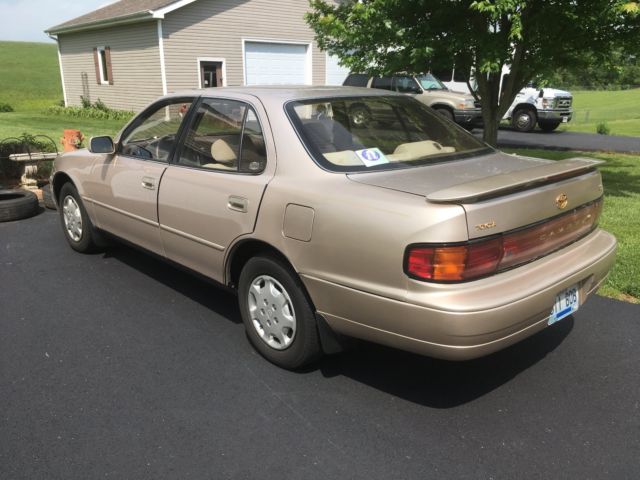 1994 Toyota Camry LE - photo 4
