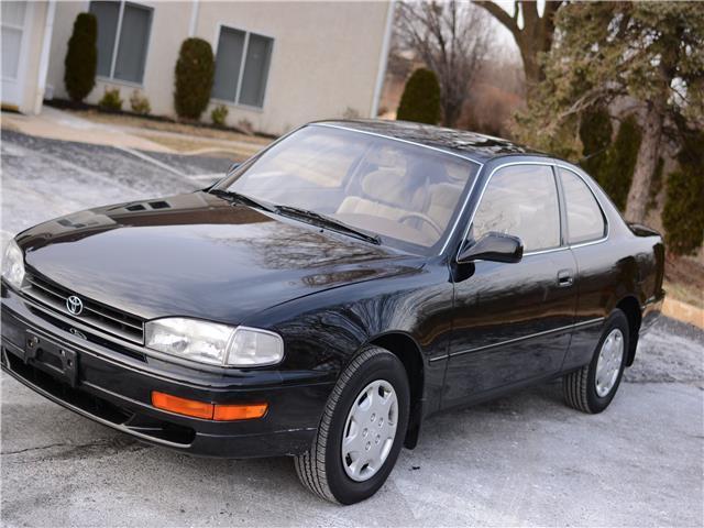 1994 Toyota Camry LE - photo 2