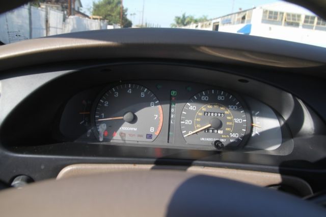 1994 Toyota Camry LE Sedan 4-Door - photo 7