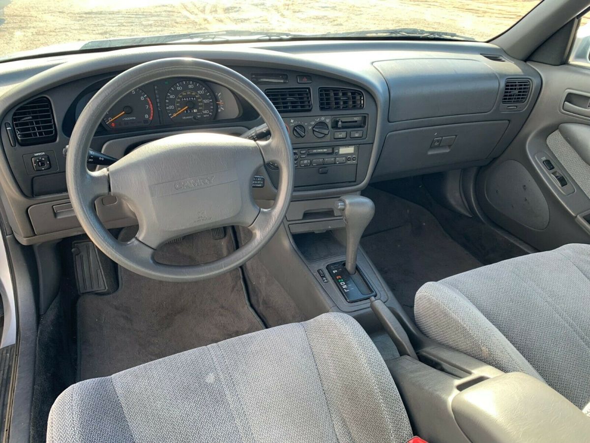 1994 Toyota Camry LE - photo 13