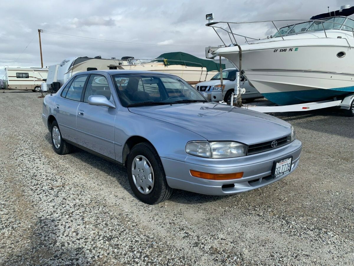 1994 Toyota Camry LE - photo 3