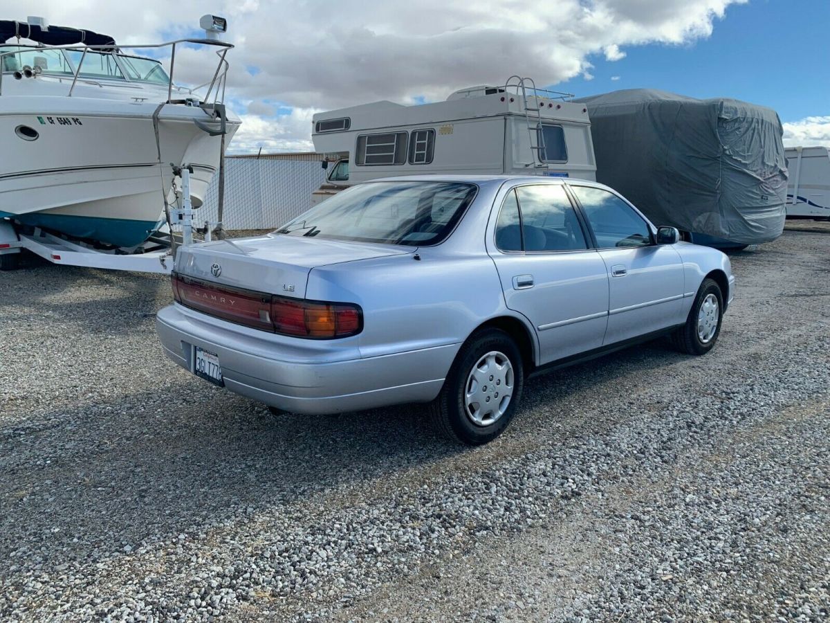 1994 Toyota Camry LE - photo 5