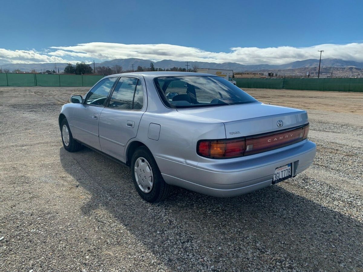 1994 Toyota Camry LE - photo 7
