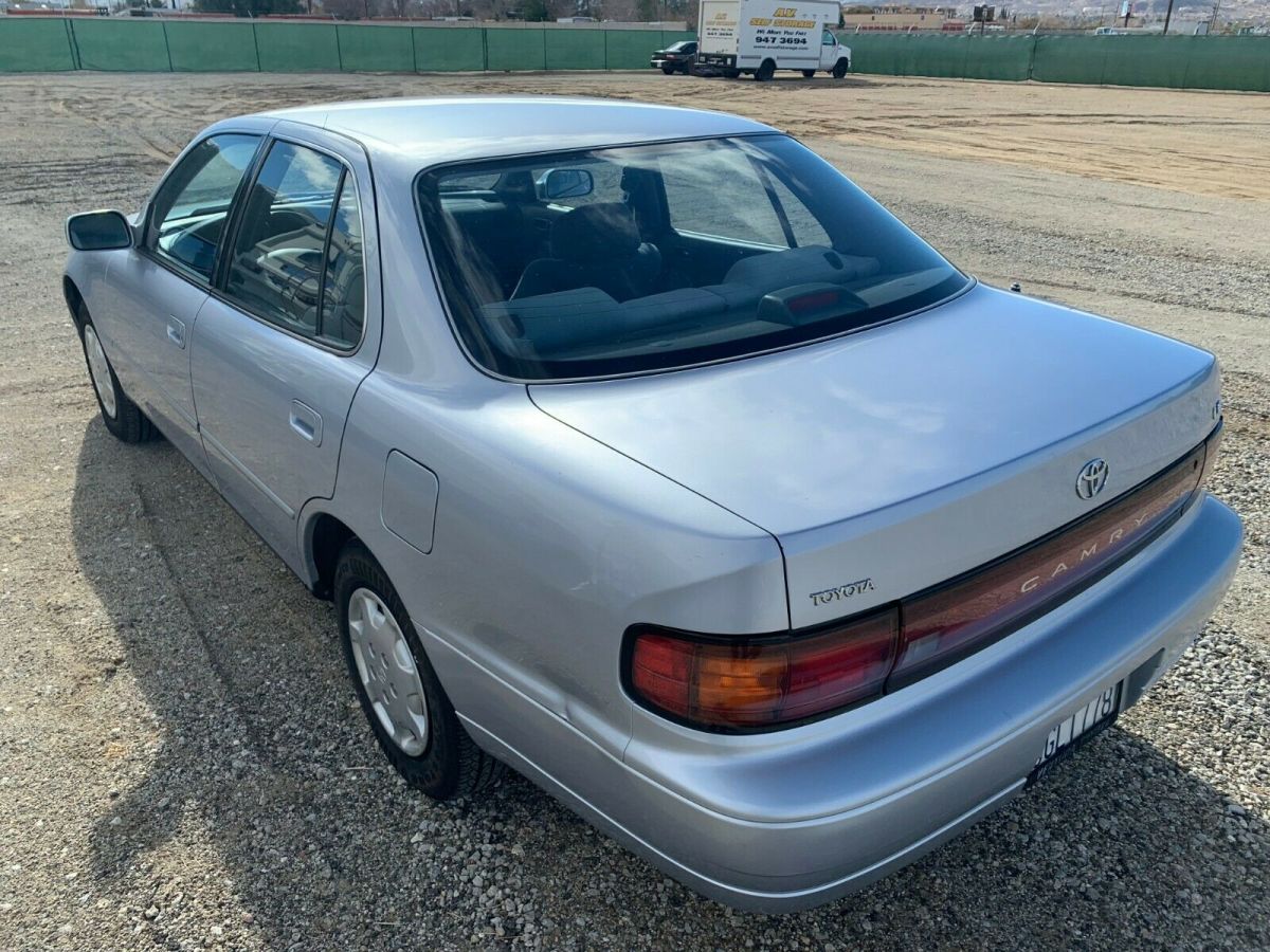 1994 Toyota Camry LE - photo 8